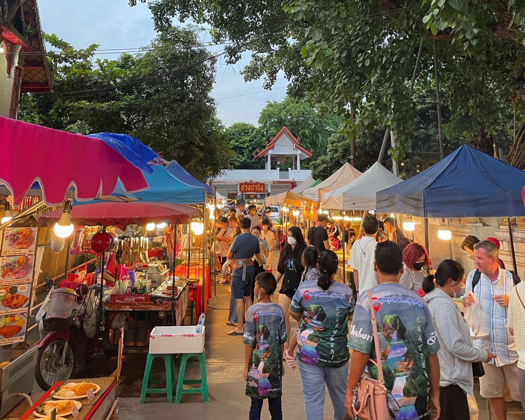 Sunday Night Market, Tha Phae Walking Street, ChiangMai, Thailand